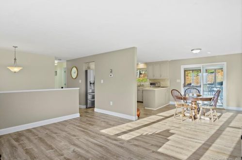 39 Tra Mart Dr, Uncasville CT  06382-1115 exterior