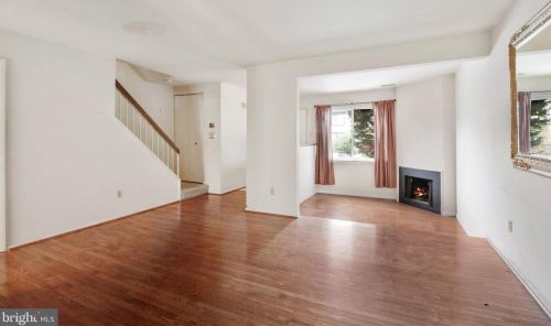 7825 Muirfield Ct, Rockville MD 20854-4078 exterior