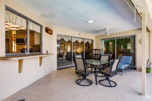 1700 Sandpiper St, Naples FL 34102-1508 exterior