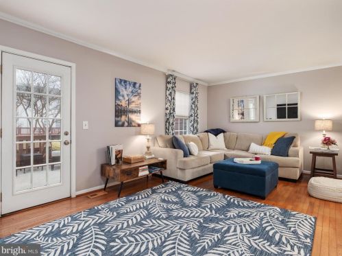 6070 Alexander Ave, Alexandria VA  22310-4382 exterior