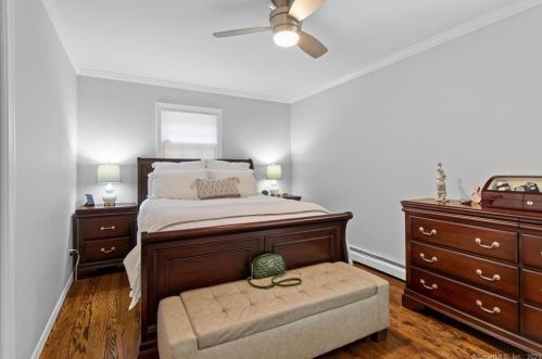 100 Haviland Rd, Ridgefield CT  06877-2821 exterior