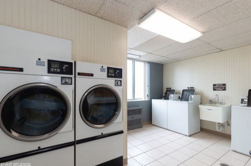 100 Butterfield Rd, Elmhurst IL 60126-5067 exterior