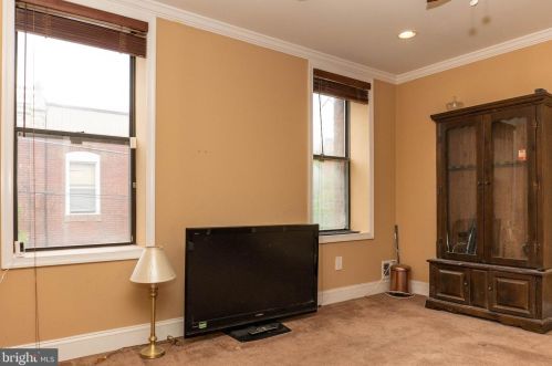 2433 Camac St, Philadelphia PA 19148-3510 exterior