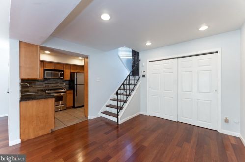 2010 Green St, Philadelphia PA  19130-3209 exterior