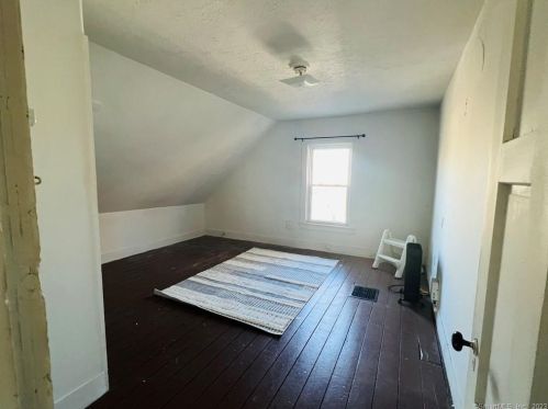 294 Broad St, Killingly CT 06239-3604 exterior