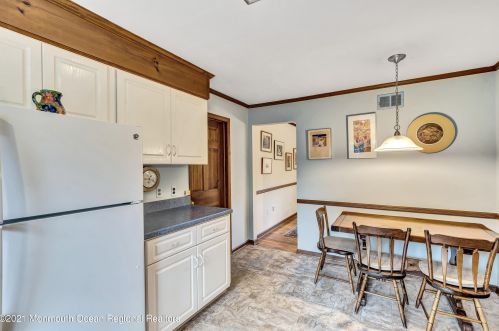 600 Edgemere Dr, Red Bank NJ 07711 exterior