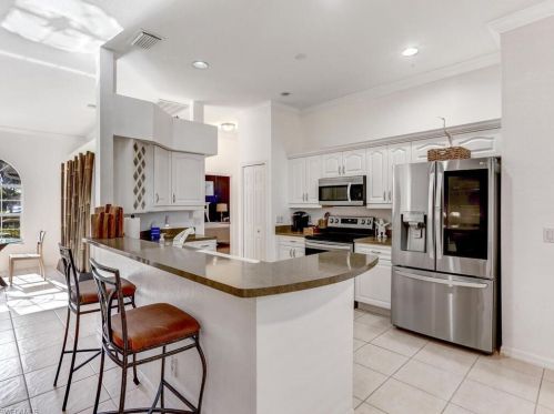 945 Sapling Dr, Naples FL 34120-1443 exterior