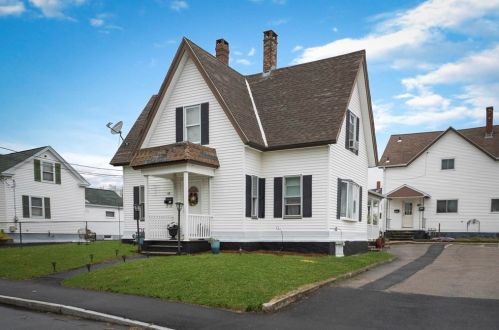 49 Kilton St, Taunton, MA 02780-2953