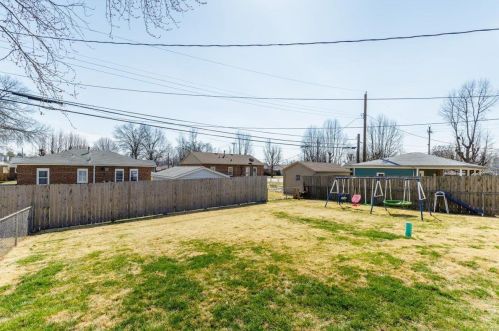 7148 Sharp Ave, Saint Louis MO 63116-3040 exterior