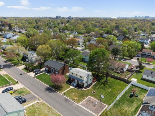 147 Fisher Ave, Piscataway NJ  08854-4830 exterior