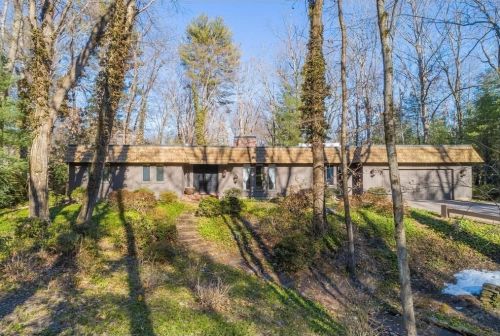 321 Ardsley Rd, Springfield, MA 01106-2508