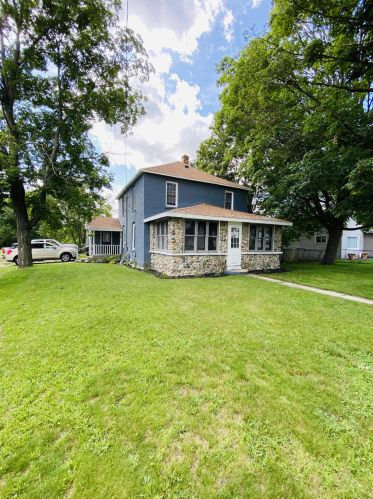441 Birch St, Belding, MI 48809-1969