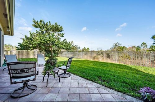 3200 Atlantic Cir, Naples FL 34119-8637 exterior