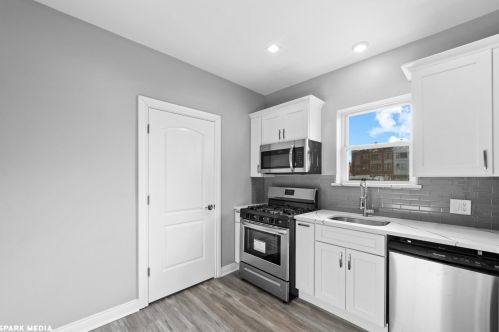 7843 Rhodes Ave, Chicago IL  60619-3013 exterior