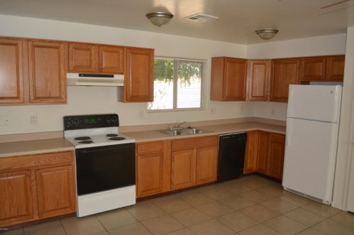 18017 40th Pl, Phoenix, AZ 85032-1703