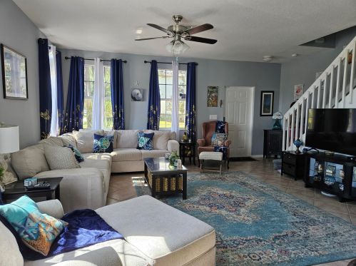 2125 Glen Ridge Dr, Fort Pierce FL  34952-8023 exterior