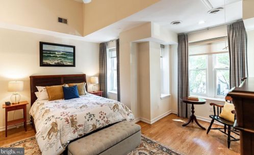 238 10th St, Washington DC  20002-6214 exterior