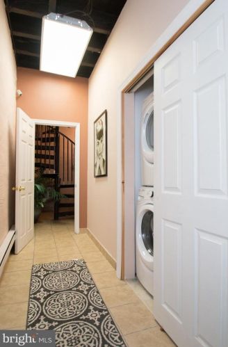 1302 Alder St, Philadelphia PA 19148-4908 exterior