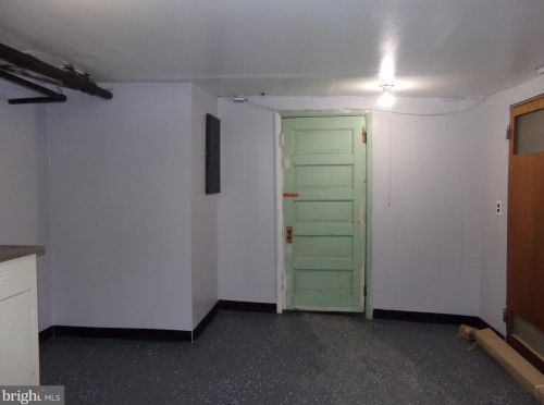 1021 64 St, Philadelphia PA 19151-3127 exterior