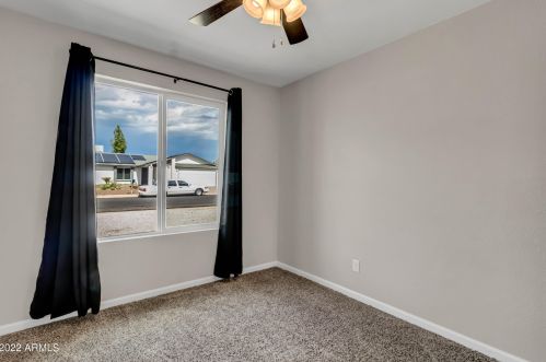 2839 Charleston Ave, Phoenix AZ  85053-1712 exterior