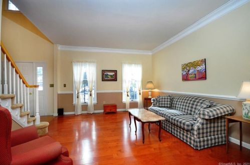 100 Pierce Blvd, Windsor CT 06095-1787 exterior