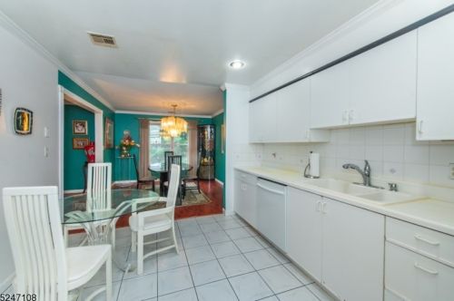 26 Claire Ct, East Hanover NJ  07936-3578 exterior