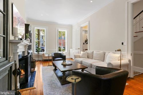 204 Royal St, Alexandria VA  22314-2627 exterior