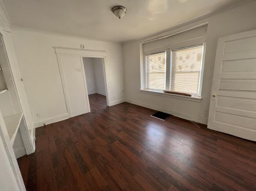 3454 11th St, Milwaukee, WI 53206-2832