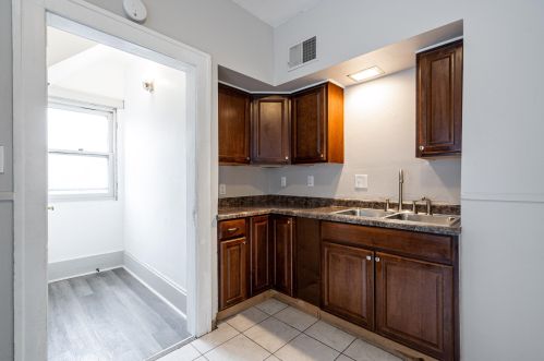 1429 47, Milwaukee WI 53208-2241 exterior