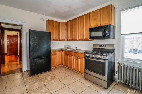 239 Hamilton St, New Brunswick NJ 08901-2205 exterior