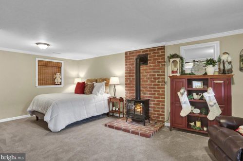 2447 Ellendale Dr, Lancaster PA 17602-1422 exterior