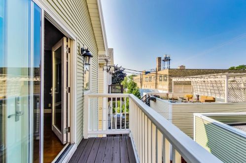 5056 Claremont Ave, Chicago IL  60625-1810 exterior