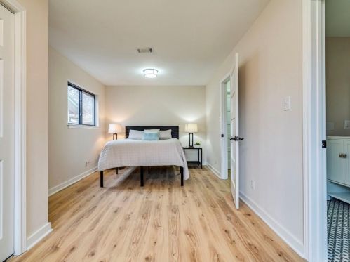 6918 Cherrydale Dr, Austin TX 78745-5344 exterior