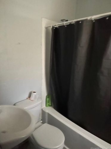 260 Grove St, New Britain CT 06053-3762 exterior