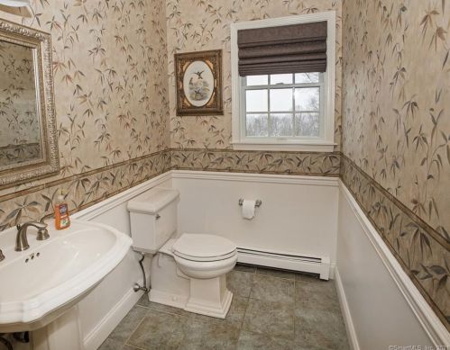 242 Barrack Hl Rd, Ridgefield CT 06877-3006 exterior