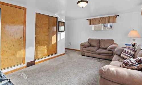 286 Pheasant Dr, Pittsburgh PA 15235-3160 exterior