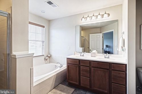 745 Blossom Dr, Hanover PA 17331-2077 exterior