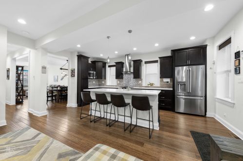 2505 Ainslie St, Chicago IL 60706-3457 exterior