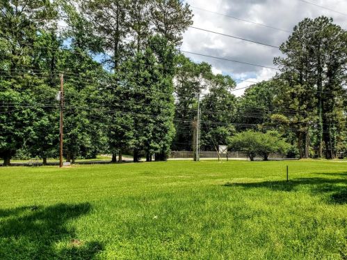 918 Mohawk Dr, Montgomery TX  77316-5162 exterior