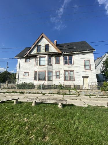 440 35th St, Milwaukee WI  53208-3805 exterior