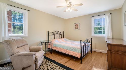 3653 Warfield Dr, Huntingdon Valley PA 19006-3423 exterior