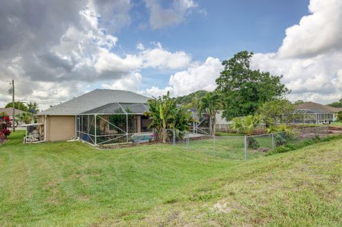 174 Dalton Cir, Fort Pierce FL 34953-5847 exterior