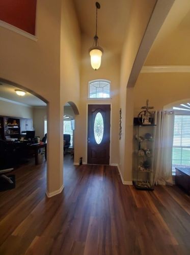 16513 Broadbay Dr, Austin TX  78717-4002 exterior