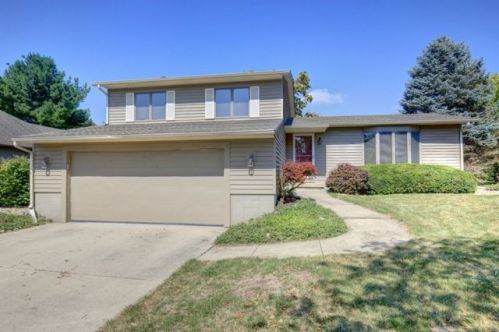 2506 Southwood Dr, Champaign IL  61821-5721 exterior