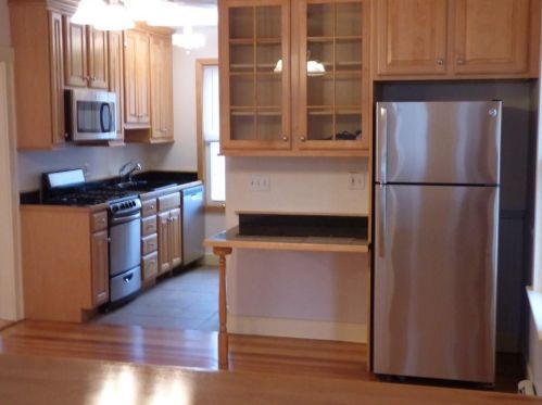 60 11th St, Providence, RI 02906-2912