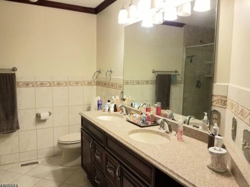 2102 Vroom Dr, Bridgewater NJ  08807-7003 exterior