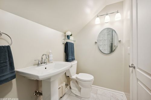 2439 Monitor Ave, Chicago IL 60639-2327 exterior