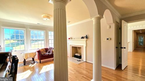 17815 Fraley Farm Rd, Rockville MD 20855-1664 exterior