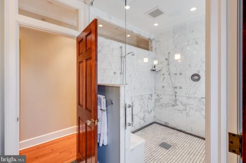 2101 Delancey St, Philadelphia PA 19103-6408 exterior