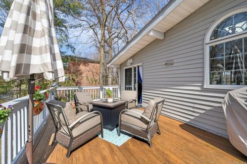 292 State Rd, Briarcliff NY 10510-1407 exterior